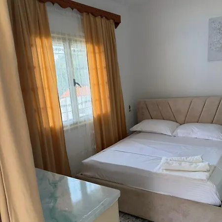 Alloggio in famiglia Dhoma Plazhi Mirjan Vlorë