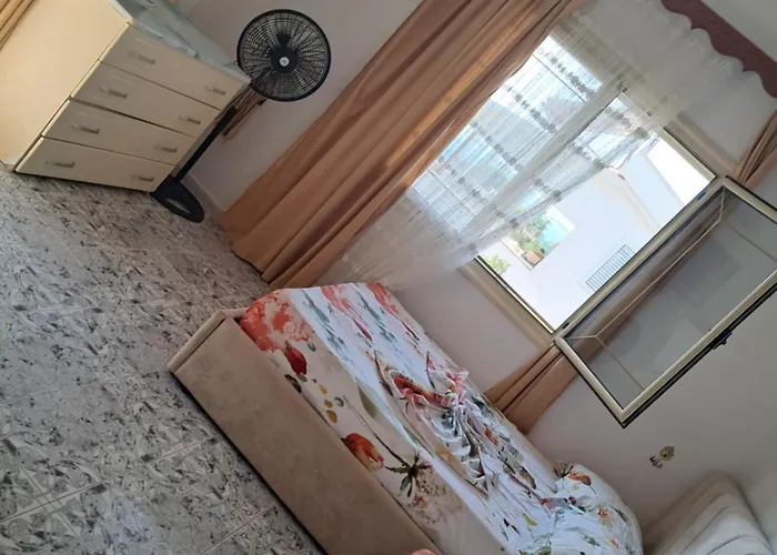 Dhoma Plazhi Mirjan Pansiyon Avlonya